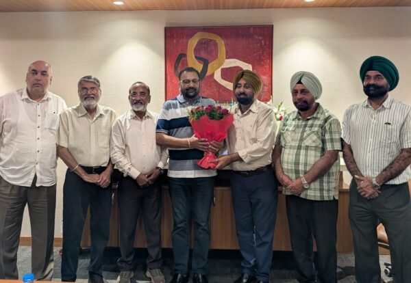 {"remix_data":[],"remix_entry_point":"challenges","source_tags":[],"origin":"unknown","total_draw_time":0,"total_draw_actions":0,"layers_used":0,"brushes_used":0,"photos_added":0,"total_editor_actions":{},"tools_used":{},"is_sticker":false,"edited_since_last_sticker_save":false,"containsFTESticker":false}